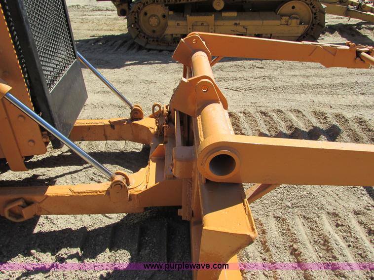 image for item G8974 Case D475 crawler plow