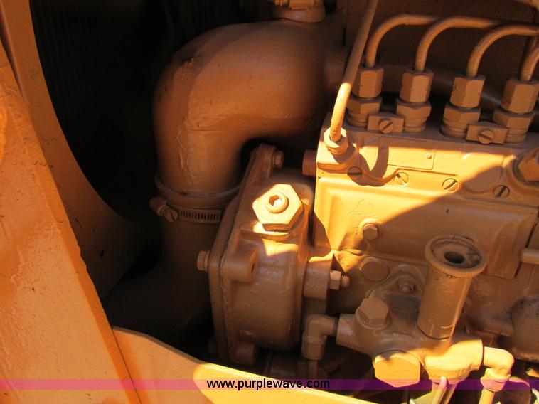 image for item G8974 Case D475 crawler plow