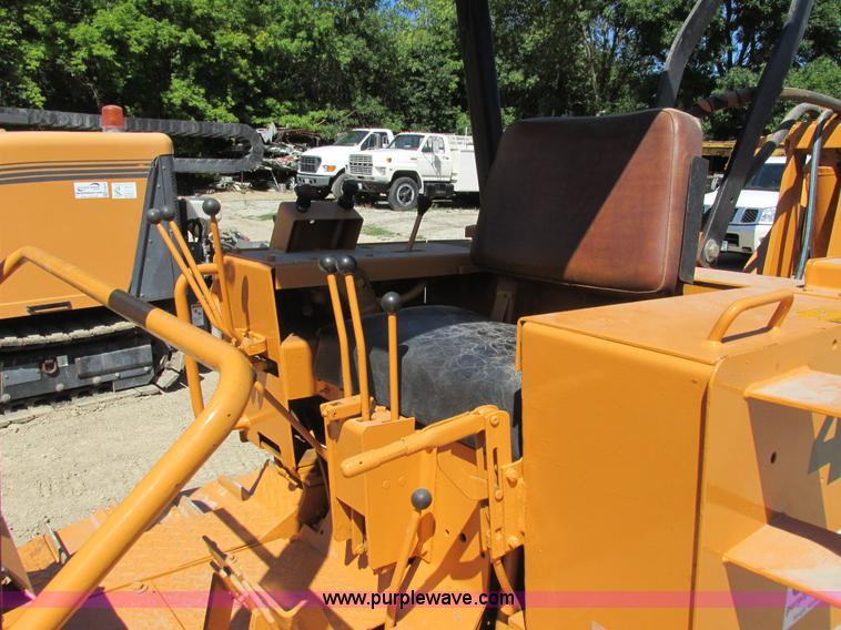image for item G8974 Case D475 crawler plow