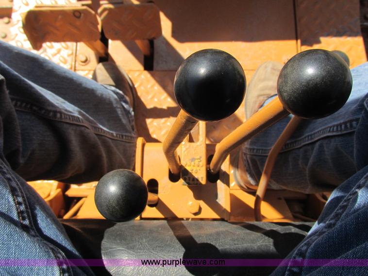 image for item G8974 Case D475 crawler plow