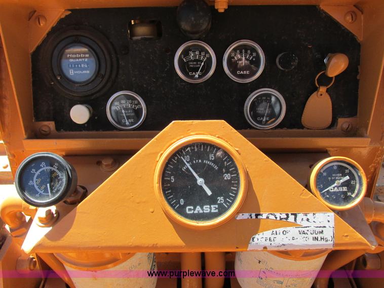 image for item G8974 Case D475 crawler plow