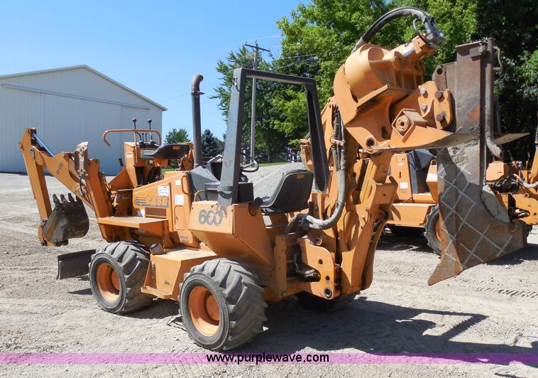 image for item G8975 2001 Case 660 plow