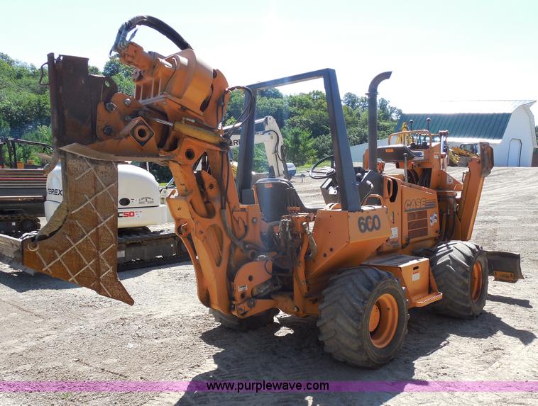 image for item G8975 2001 Case 660 plow