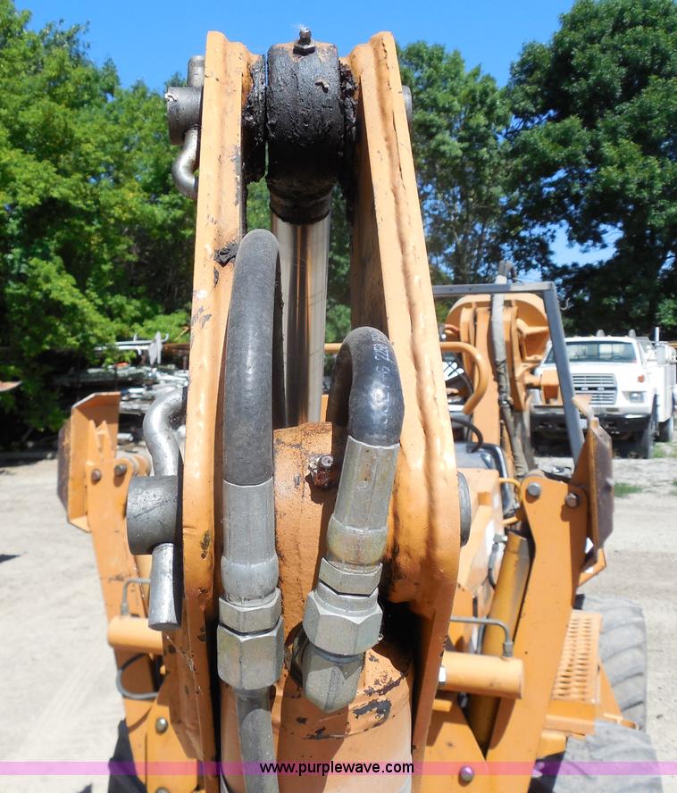 image for item G8975 2001 Case 660 plow