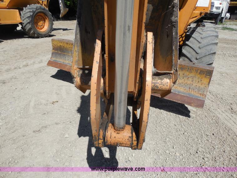 image for item G8975 2001 Case 660 plow