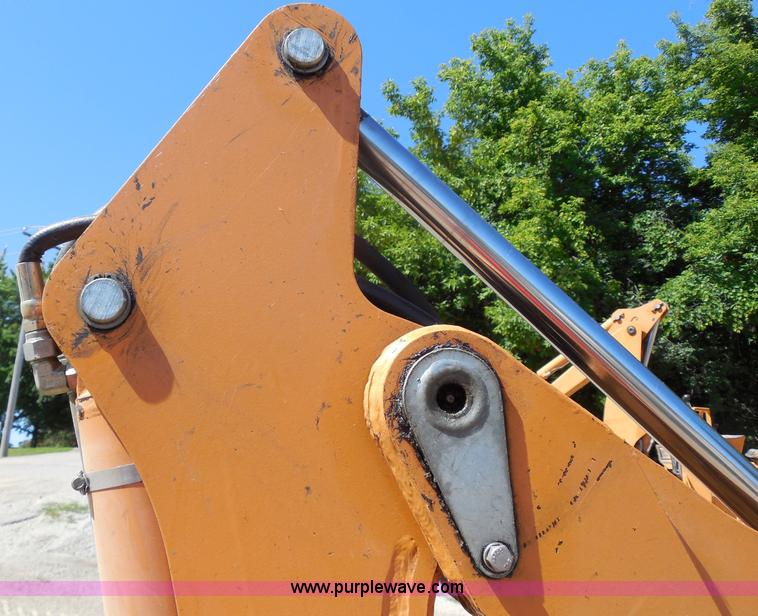 image for item G8975 2001 Case 660 plow