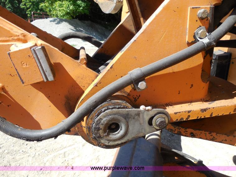 image for item G8975 2001 Case 660 plow