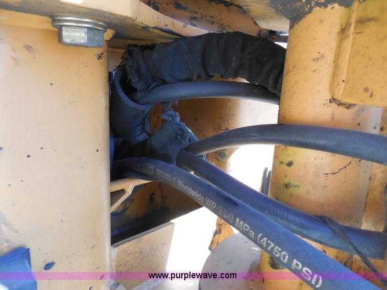 image for item G8975 2001 Case 660 plow