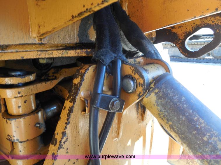 image for item G8975 2001 Case 660 plow