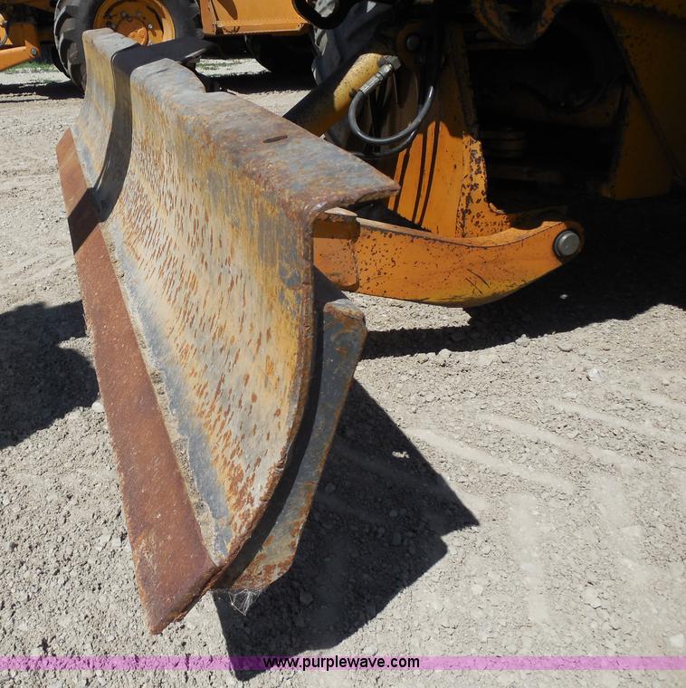 image for item G8975 2001 Case 660 plow