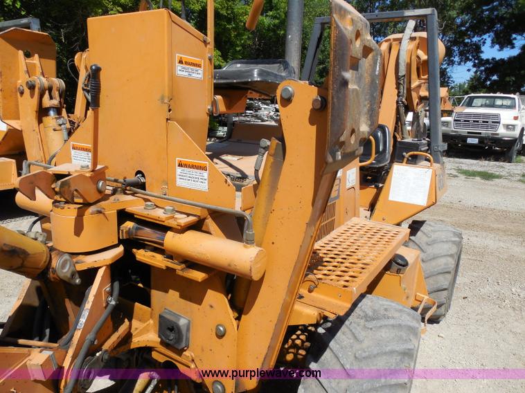 image for item G8975 2001 Case 660 plow