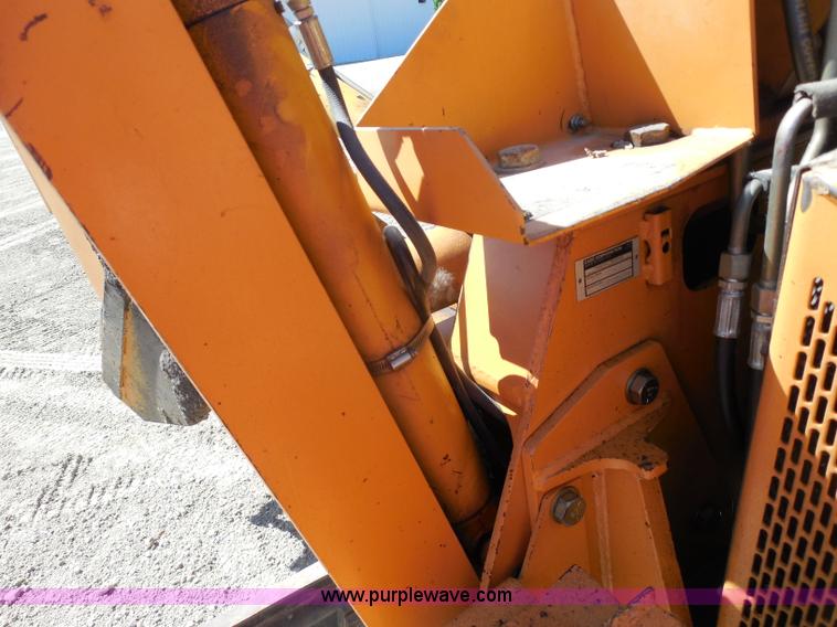 image for item G8975 2001 Case 660 plow