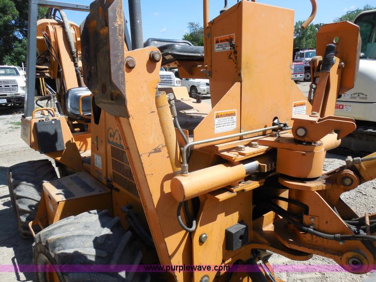 image for item G8975 2001 Case 660 plow