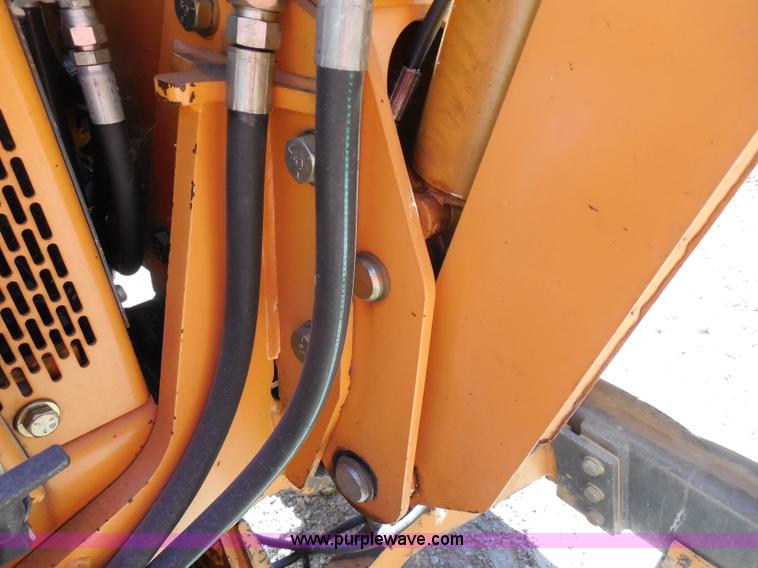 image for item G8975 2001 Case 660 plow