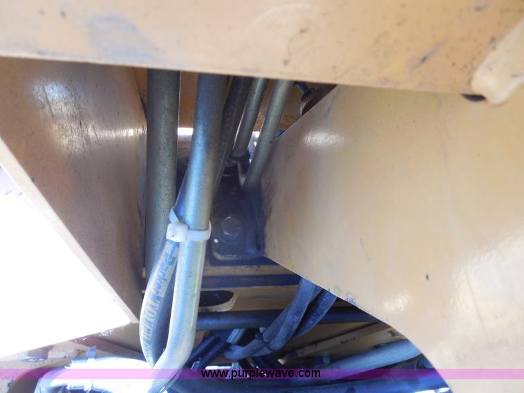 image for item G8975 2001 Case 660 plow