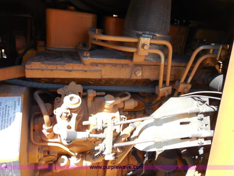 image for item G8975 2001 Case 660 plow