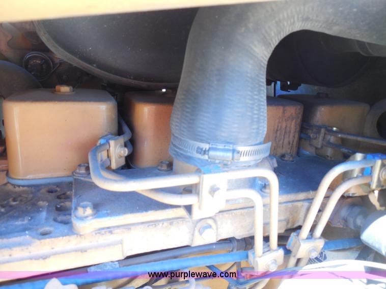 image for item G8975 2001 Case 660 plow