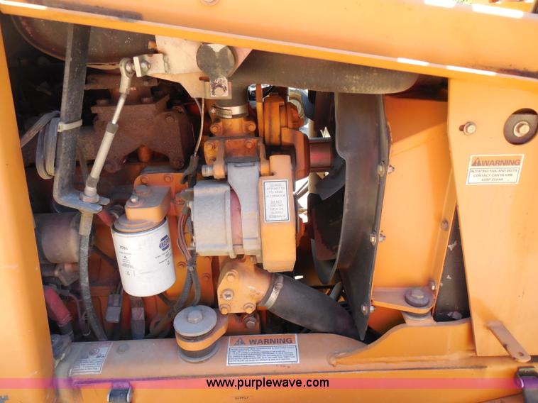 image for item G8975 2001 Case 660 plow