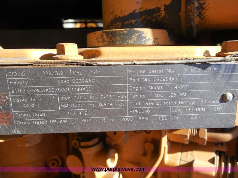 image for item G8975 2001 Case 660 plow