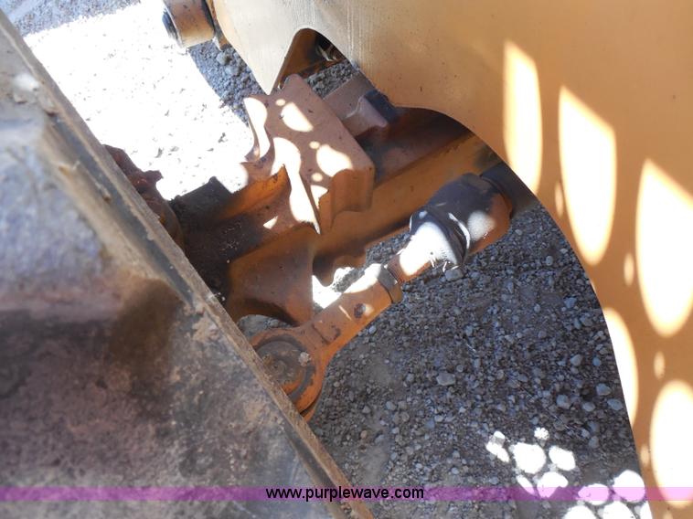 image for item G8975 2001 Case 660 plow