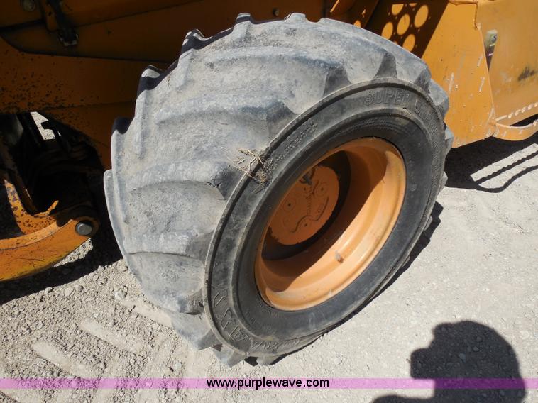 image for item G8975 2001 Case 660 plow