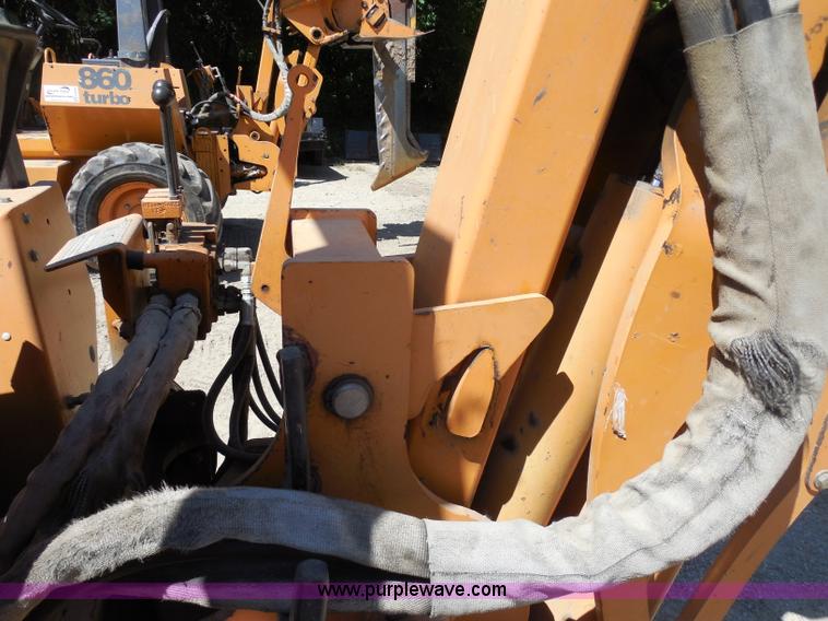 image for item G8975 2001 Case 660 plow