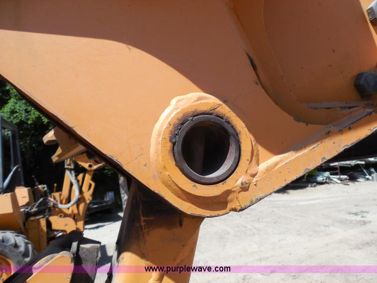 image for item G8975 2001 Case 660 plow