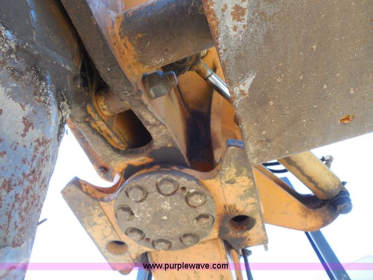 image for item G8975 2001 Case 660 plow