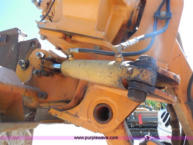 image for item G8975 2001 Case 660 plow