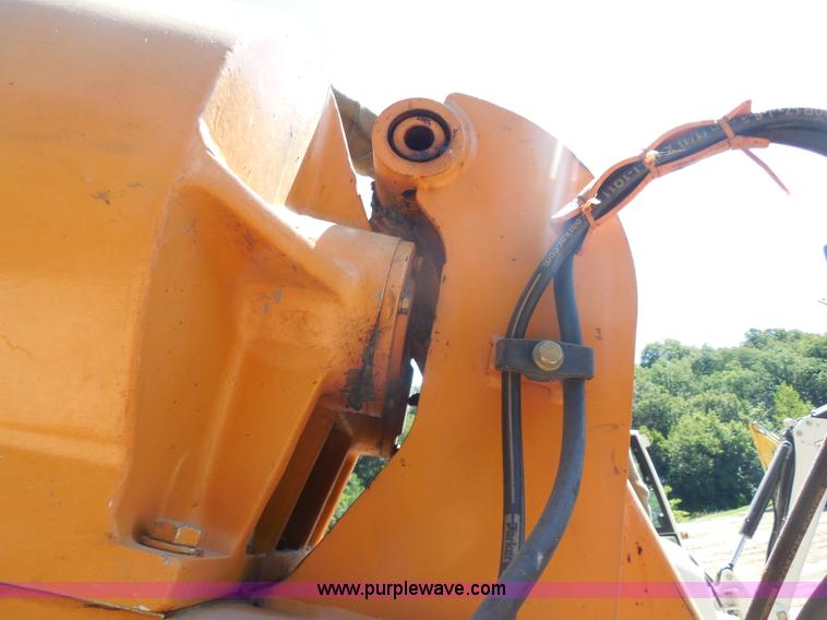 image for item G8975 2001 Case 660 plow