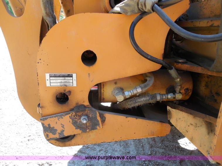 image for item G8975 2001 Case 660 plow