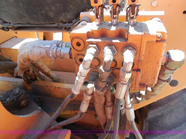 image for item G8975 2001 Case 660 plow