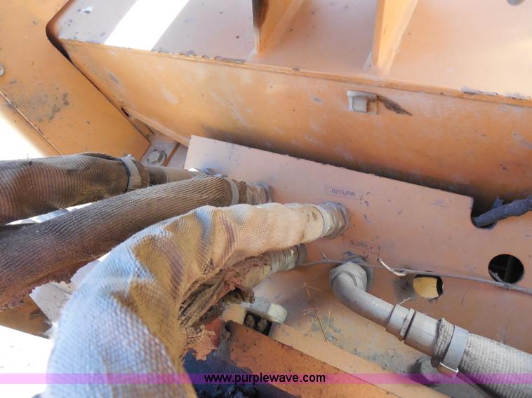 image for item G8975 2001 Case 660 plow