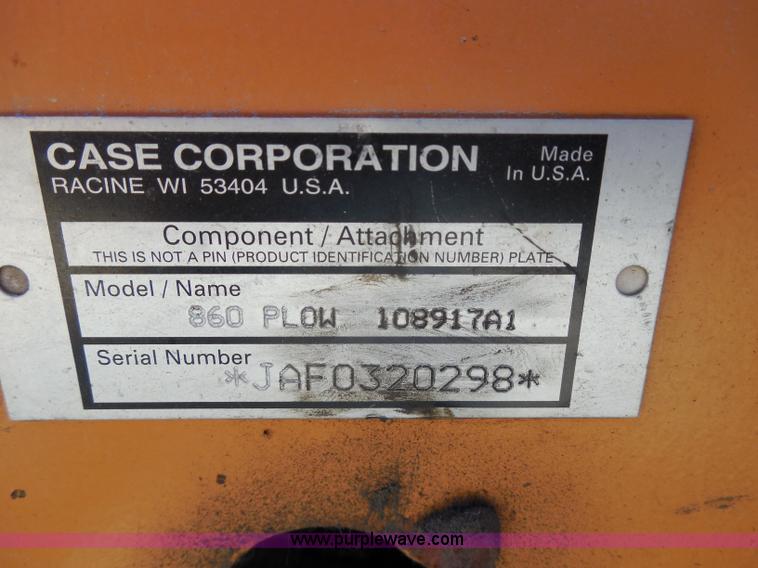 image for item G8975 2001 Case 660 plow