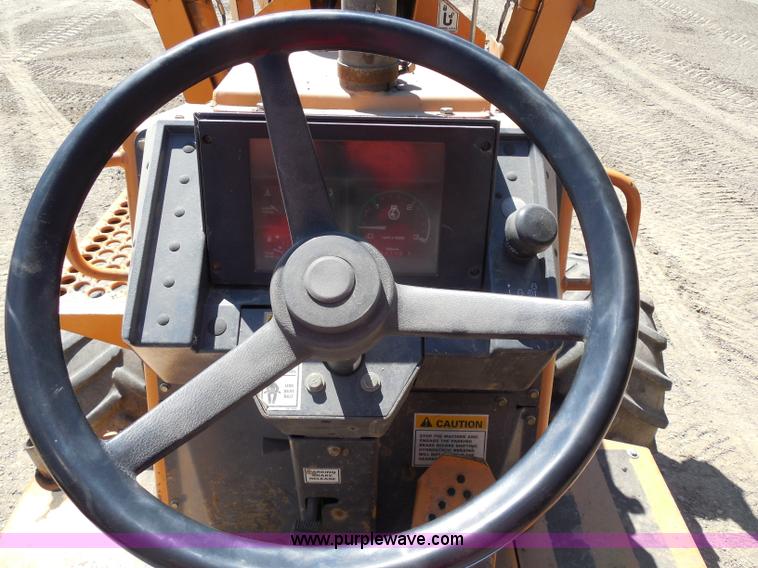 image for item G8975 2001 Case 660 plow