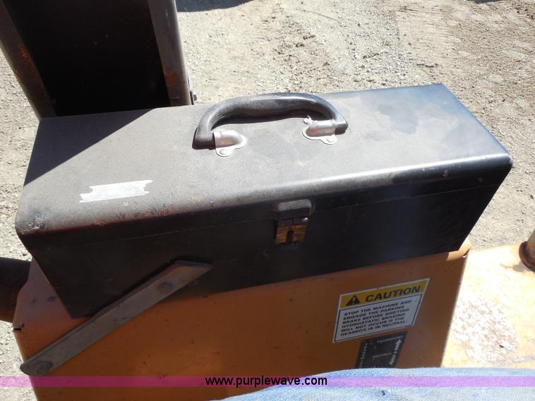 image for item G8975 2001 Case 660 plow