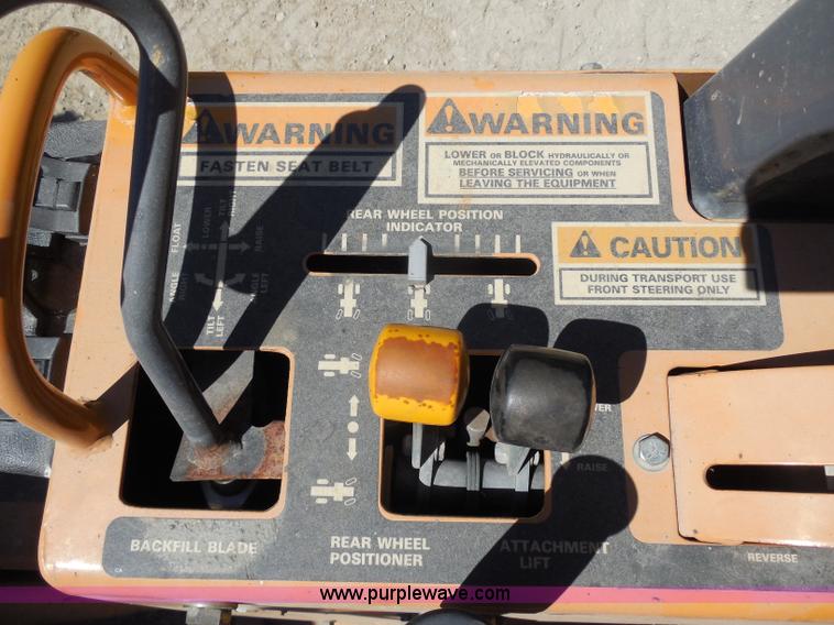 image for item G8975 2001 Case 660 plow