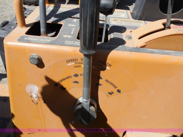 image for item G8975 2001 Case 660 plow