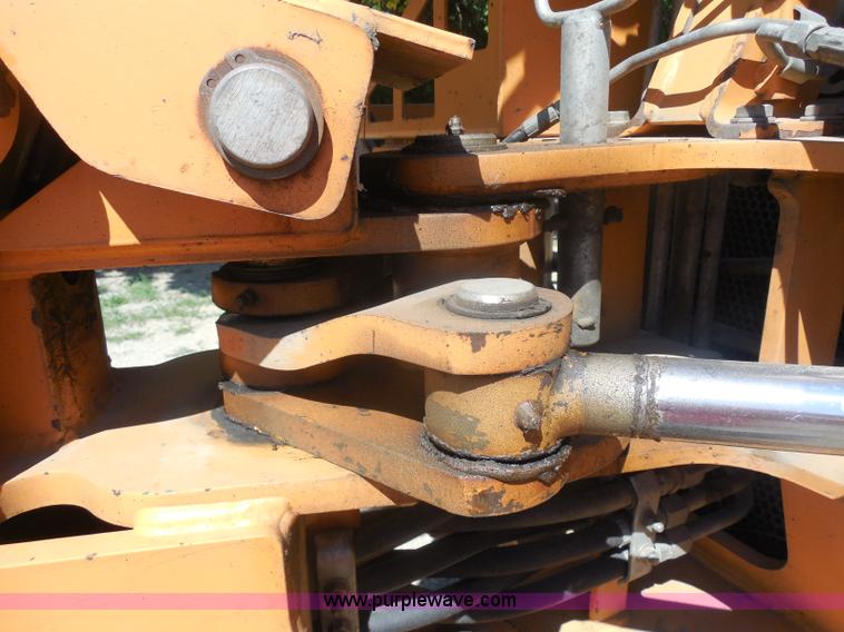 image for item G8976 2001 Case 860 Turbo plow