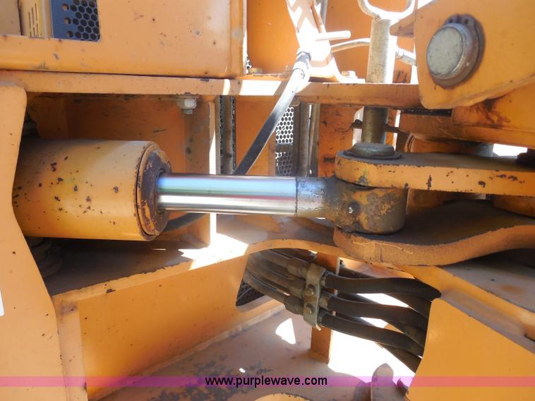 image for item G8976 2001 Case 860 Turbo plow