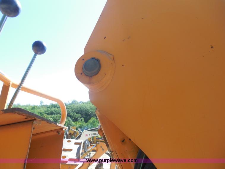 image for item G8976 2001 Case 860 Turbo plow