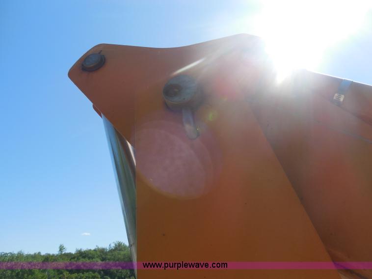 image for item G8976 2001 Case 860 Turbo plow