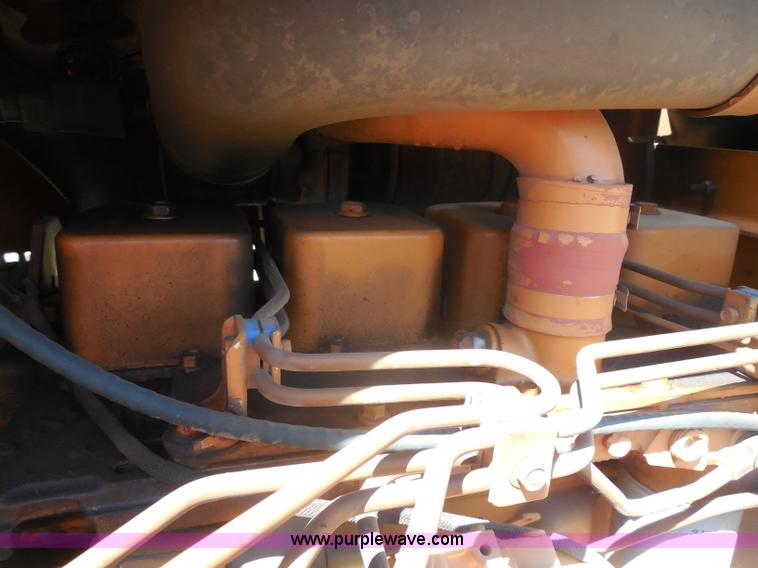 image for item G8976 2001 Case 860 Turbo plow