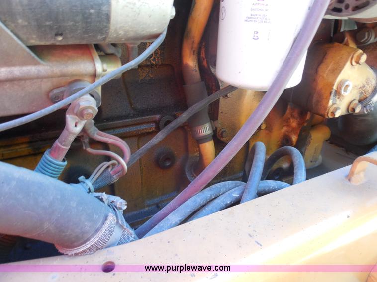 image for item G8976 2001 Case 860 Turbo plow