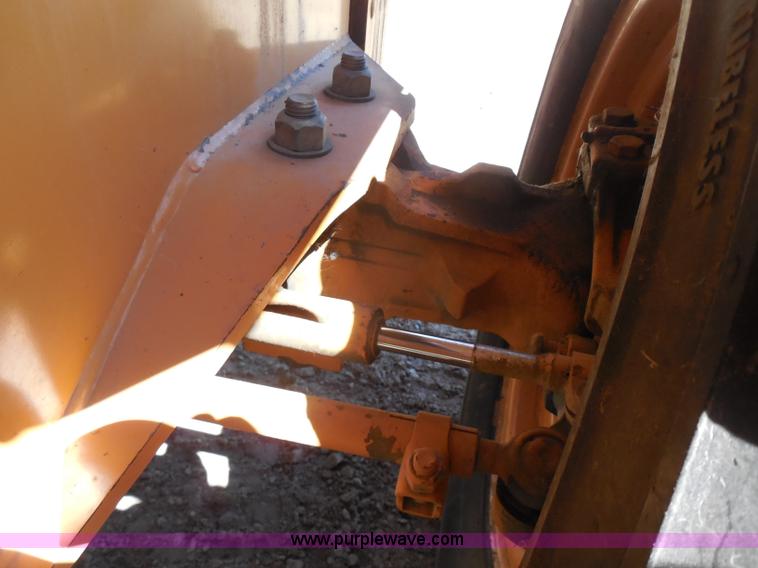 image for item G8976 2001 Case 860 Turbo plow