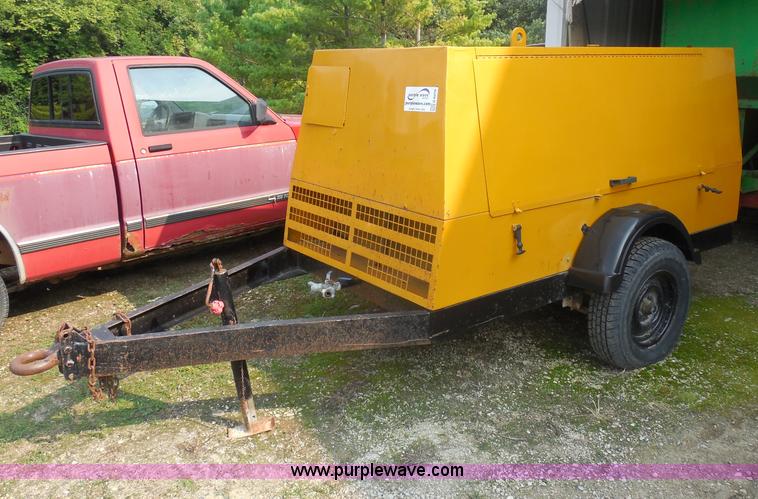 image for item G8979 1993 Atlas Copco XA590JD portable air compressor