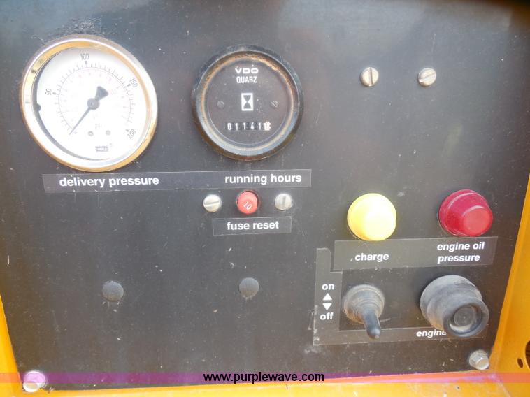 image for item G8979 1993 Atlas Copco XA590JD portable air compressor