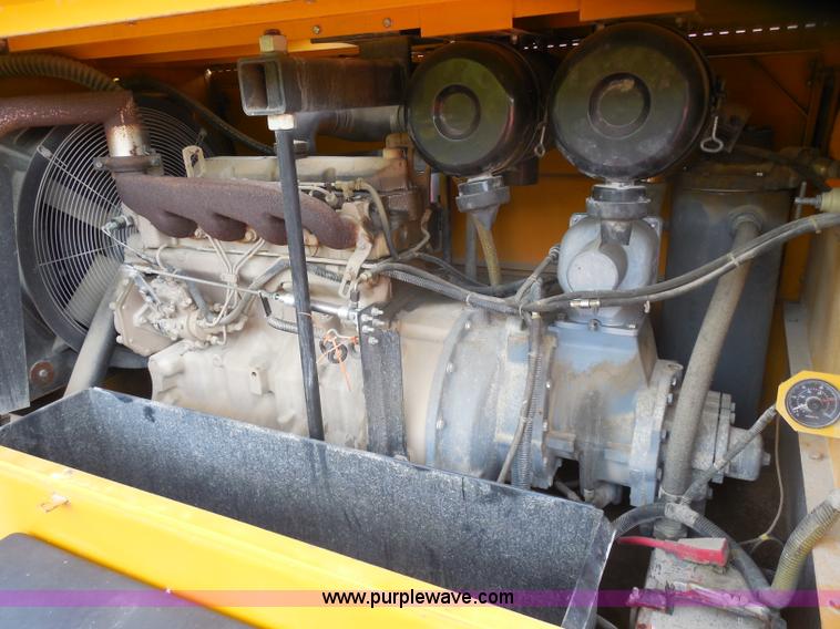 image for item G8979 1993 Atlas Copco XA590JD portable air compressor