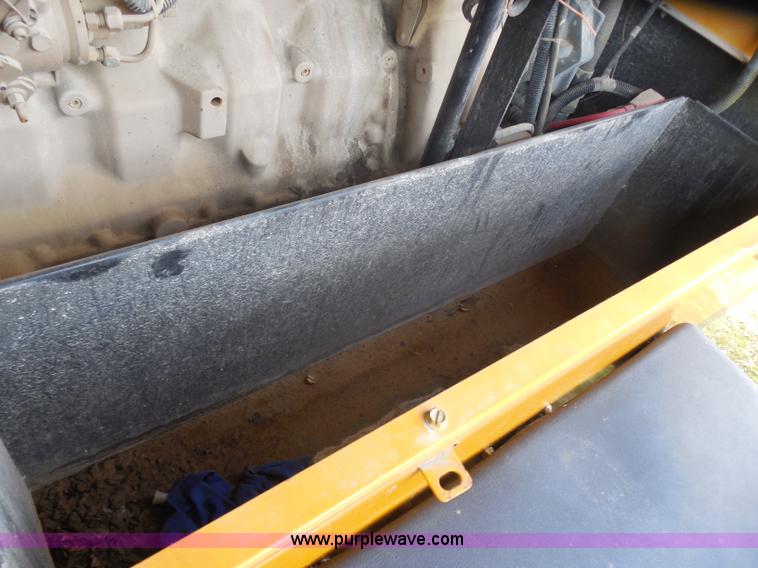 image for item G8979 1993 Atlas Copco XA590JD portable air compressor