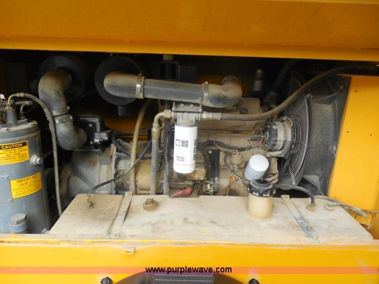 image for item G8979 1993 Atlas Copco XA590JD portable air compressor